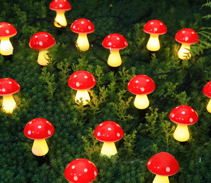 Solar-powered glowing mushroom lamp