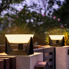 Solar Diamond Post Light – Elegant Outdoor Illumination