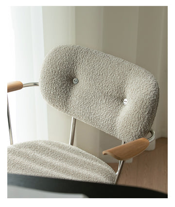 Ergonomic office chair is comfortable for long sitting