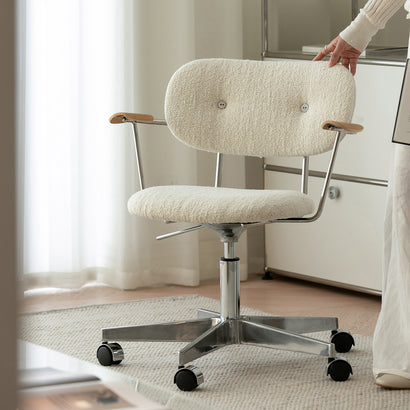 Ergonomic office chair is comfortable for long sitting