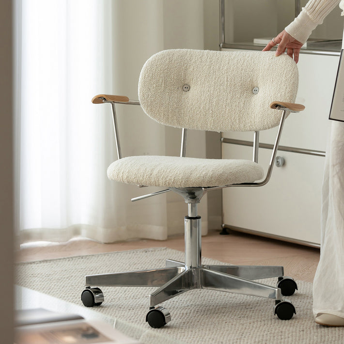 Ergonomic office chair is comfortable for long sitting