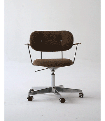 Ergonomic office chair is comfortable for long sitting