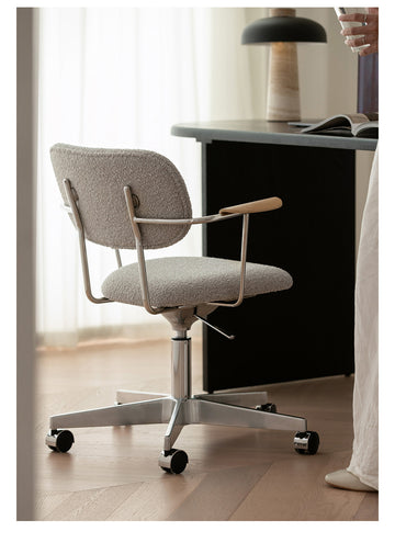 Ergonomic office chair is comfortable for long sitting