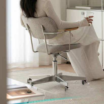 Ergonomic office chair is comfortable for long sitting
